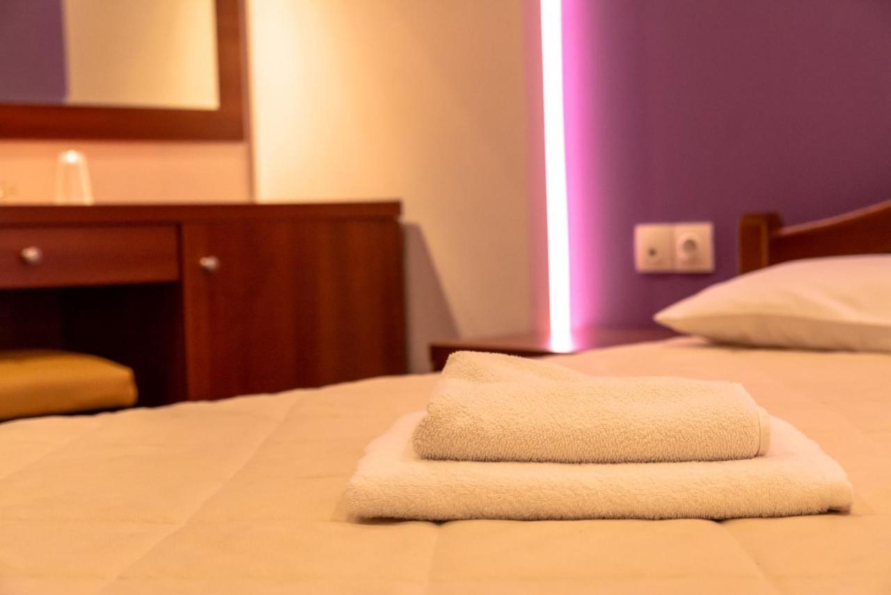 Telis Hotel Aigio Eksteriør billede