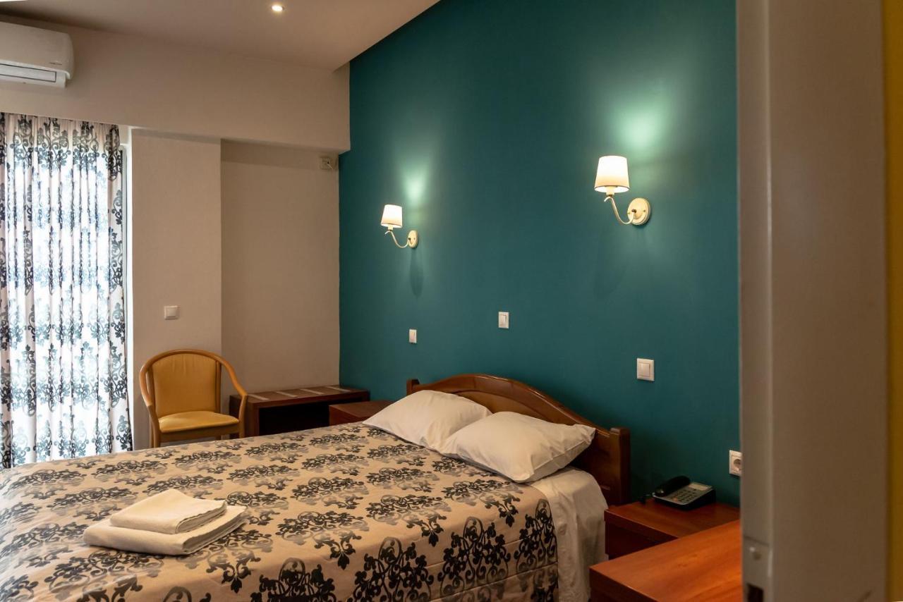 Telis Hotel Aigio Eksteriør billede