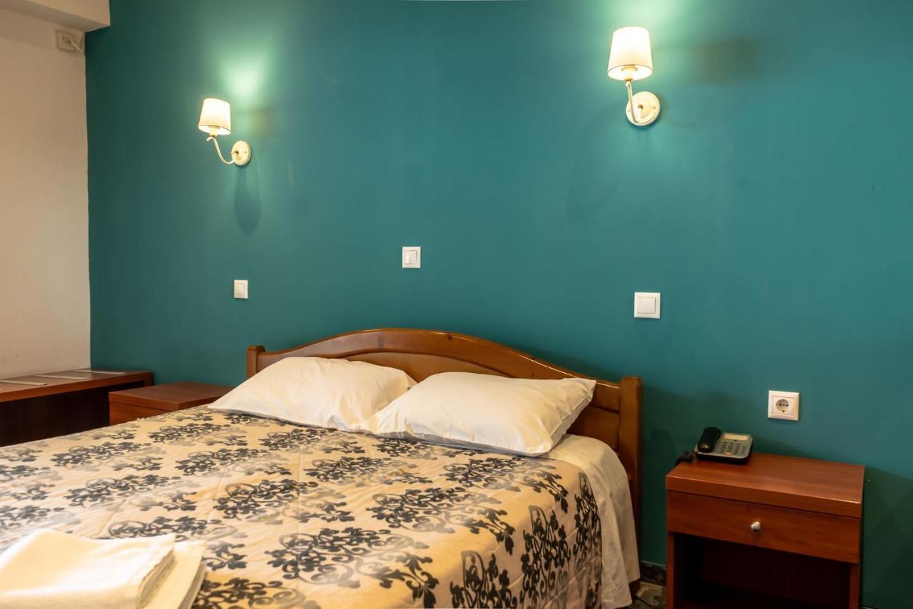 Telis Hotel Aigio Eksteriør billede